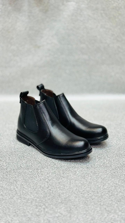 Italian Classic Black Chelsea Boots – Premium Leather Finish