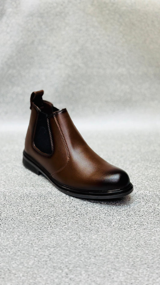 Italian Classic Brown Chelsea Boots – Premium Leather Finish