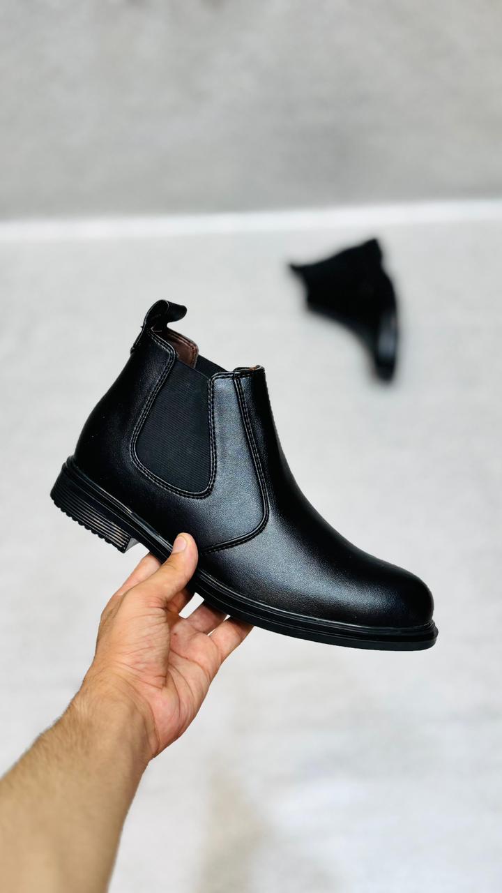 Italian Classic Black Chelsea Boots – Premium Leather Finish