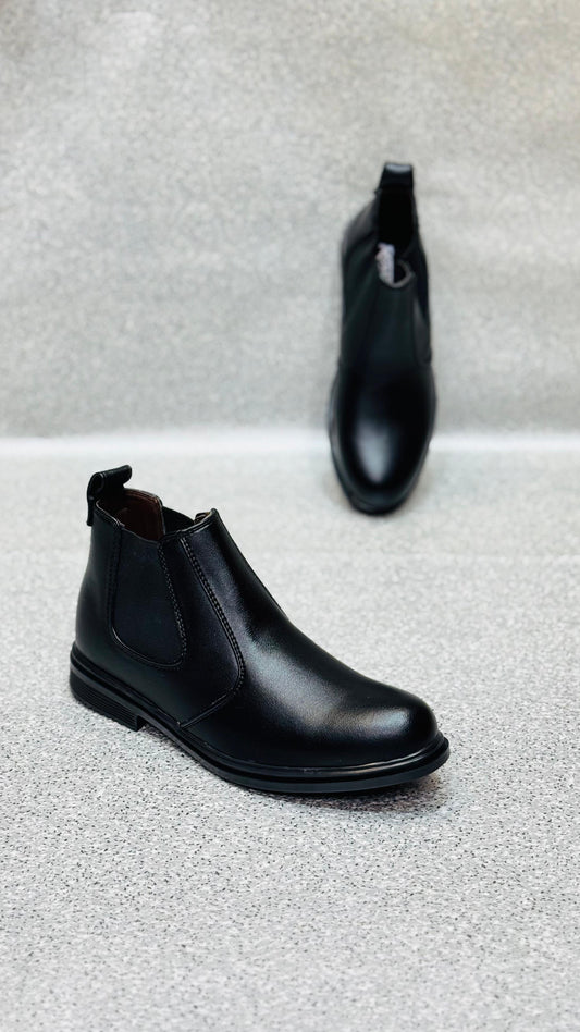 Italian Classic Black Chelsea Boots – Premium Leather Finish