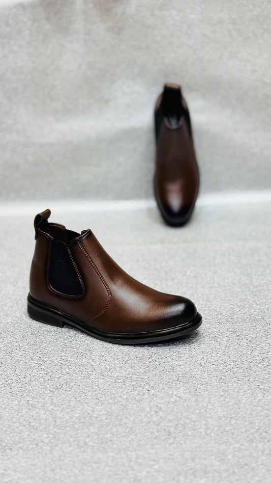 Italian Classic Brown Chelsea Boots – Premium Leather Finish